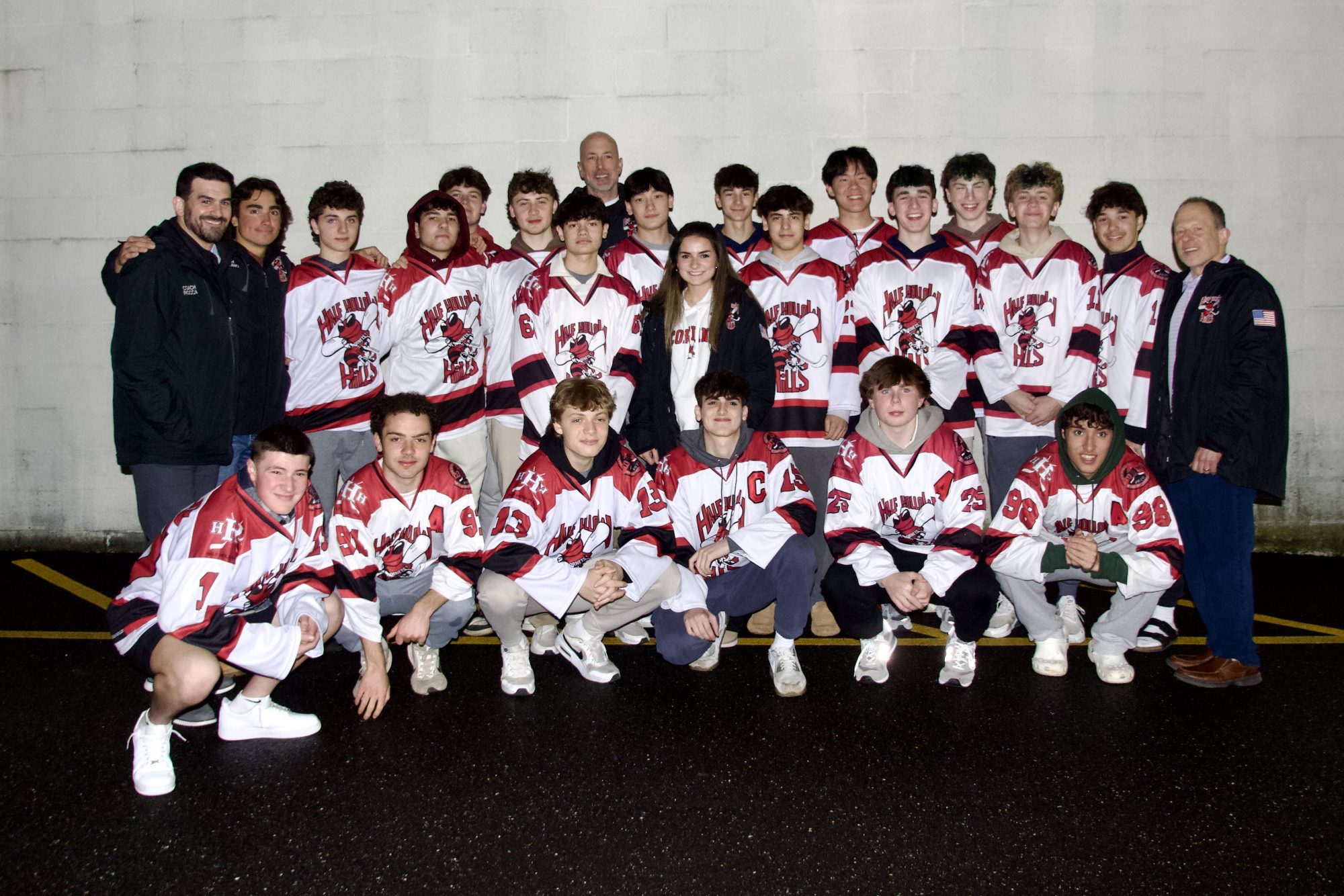 HHH Ice Hockey 2025 Varsity Team Pic